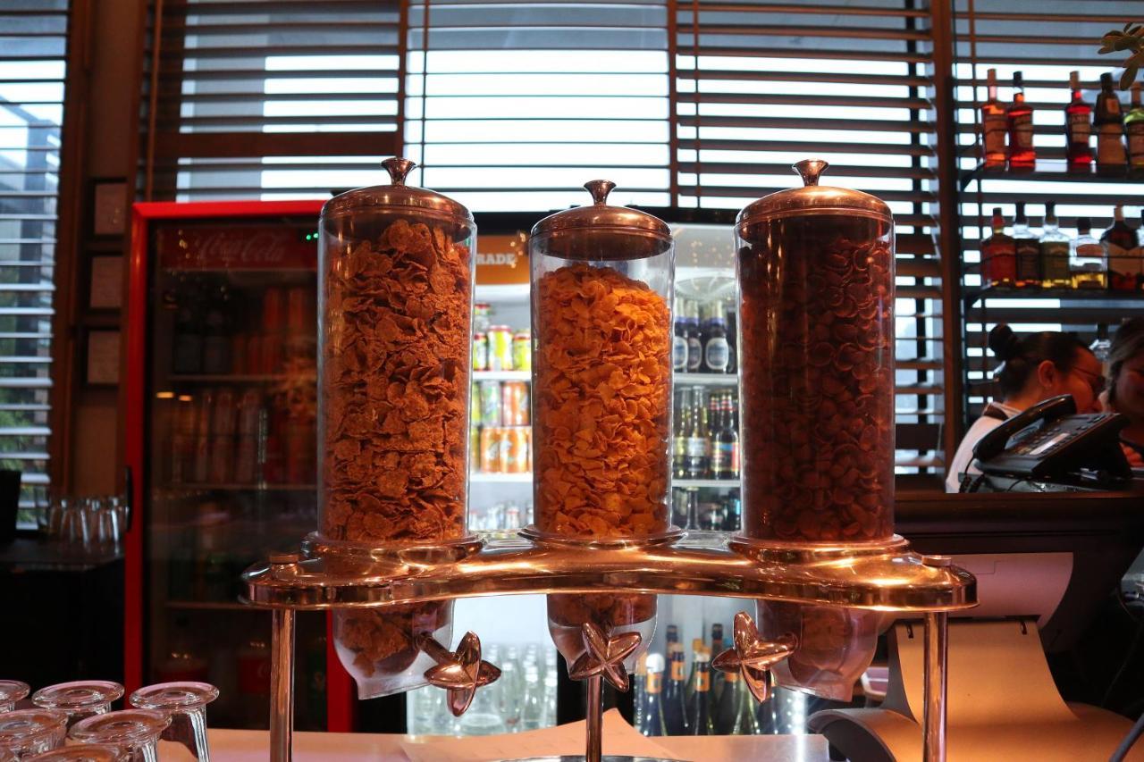 Hotel Wyndham Concepcion Pettra Exterior foto Dried anchovies
