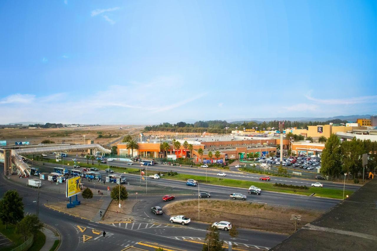Hotel Wyndham Concepcion Pettra Exterior foto The Mall at Sierra Vista