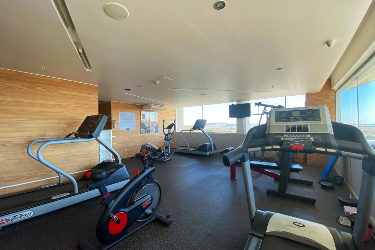 Hotel Wyndham Concepcion Pettra Exterior foto The gym at the hotel